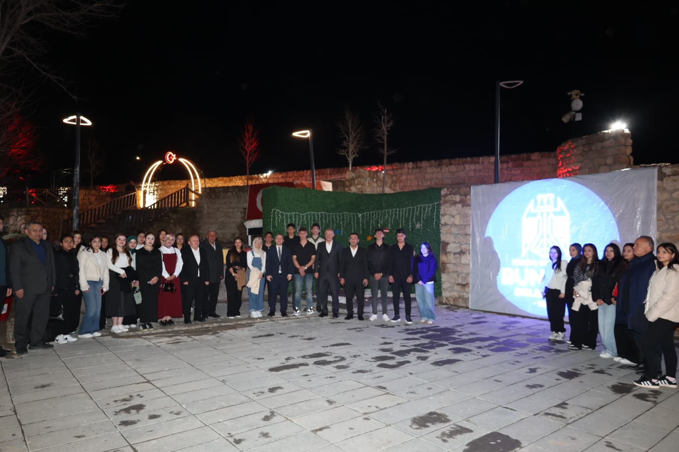 Gençlerle Baş Başa programı