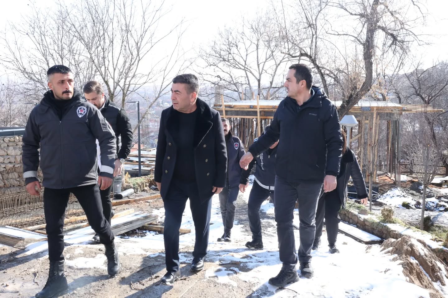 CAM TERASA KAPALI ALAN PROJESİNİN ÇALIŞMALARI DEVAM EDİYOR