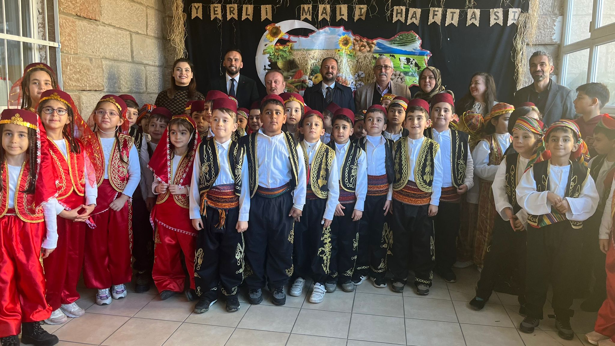 ATATÜRK İLKOKULUNDA TUTUM YATIRIM VE TÜRK MALLARI HAFTASI KAPSAMINDA DÜZENLENEN PROGRAM