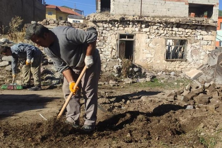 ​YAĞMURBEYLİ MAHALLESİ'NDE BAŞLATILAN YOL BAKIM VE ONARIM ÇALIŞMALARI TAMAMLANDI