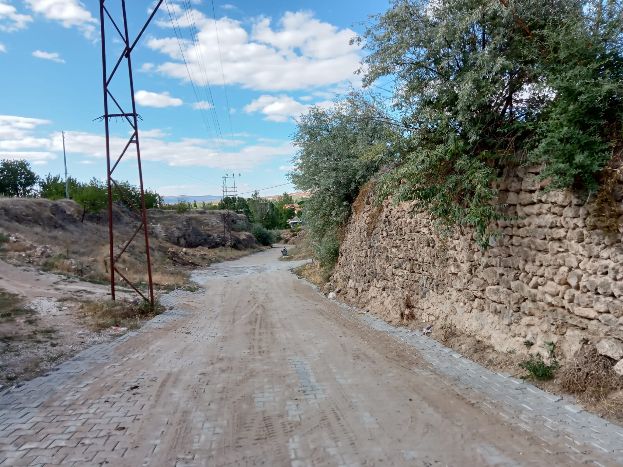 ​Aşağı Gergeme - Doğanlar Mahalle yolunda üstyapı parke çalışmalarımız tamamlandı.