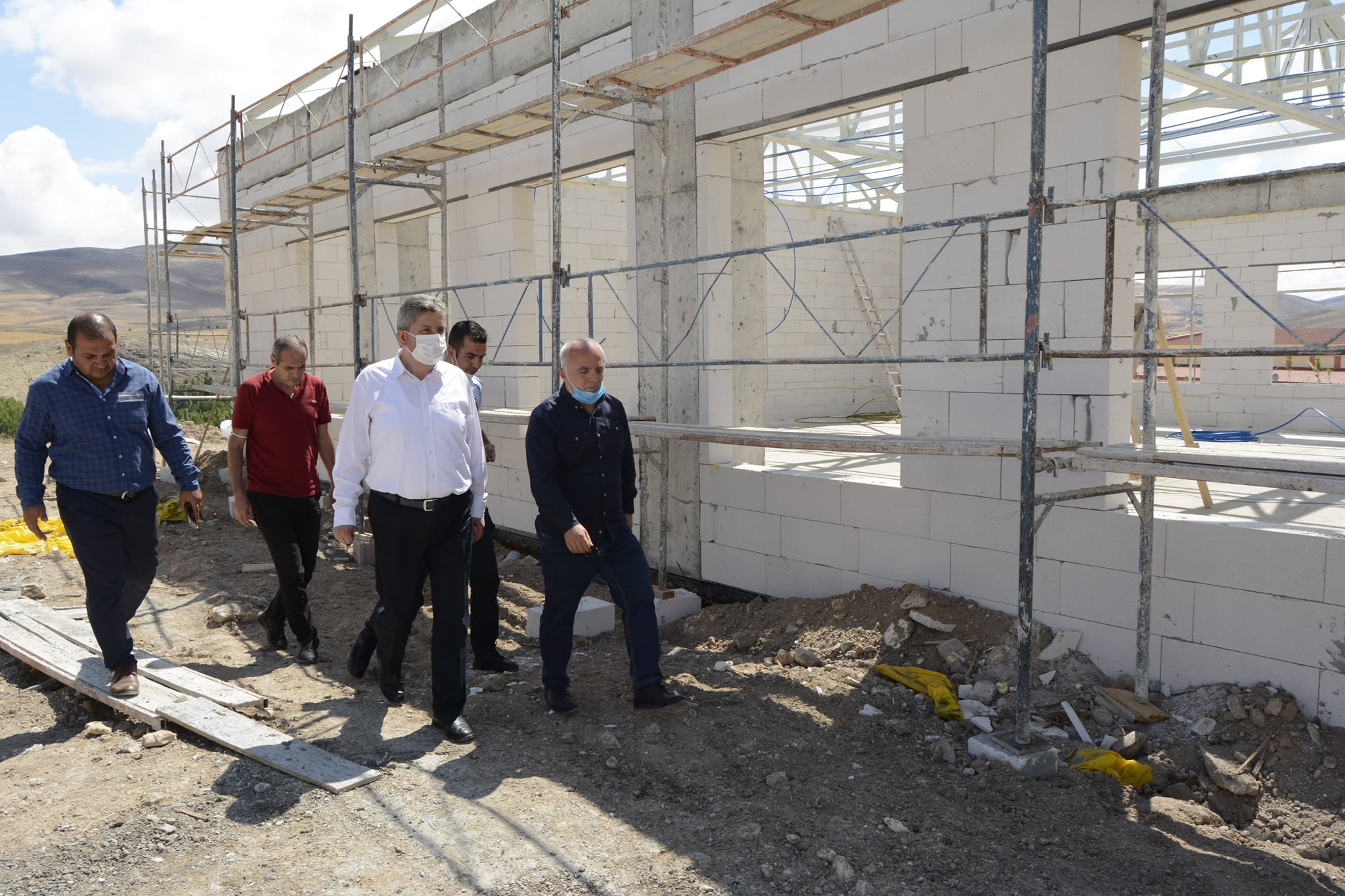 ​Bünyan Cezaevi kampüsüne yapımı başlayan Ebekız Ana Camii'nde çalışmalar devam ediyor.