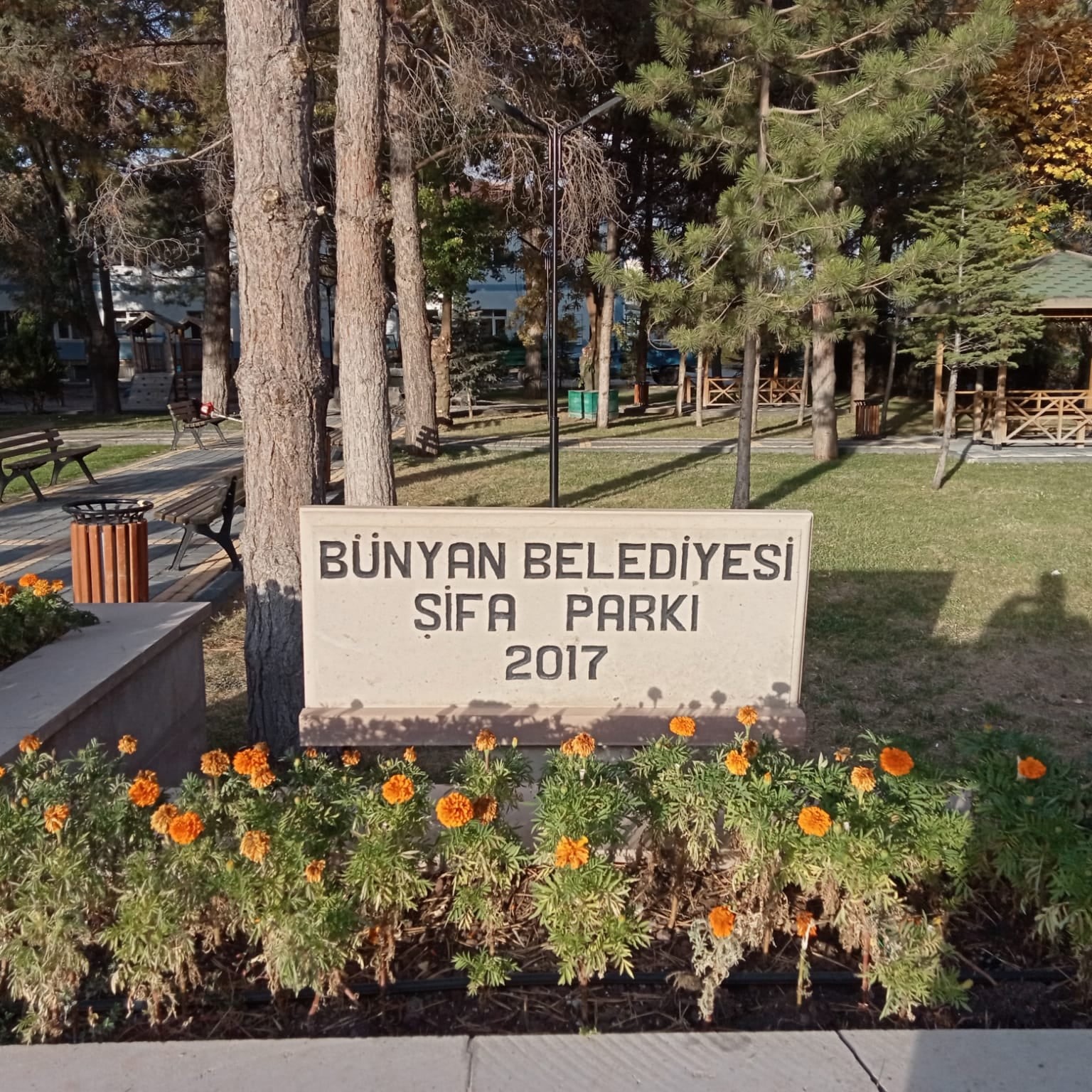 ​ŞİFA PARKINDA ÇEVRE DÜZENLEME, PEYZAJ, OT BİÇME, BAKIM VE ONARIM ÇALIŞMALARI YAPILDI