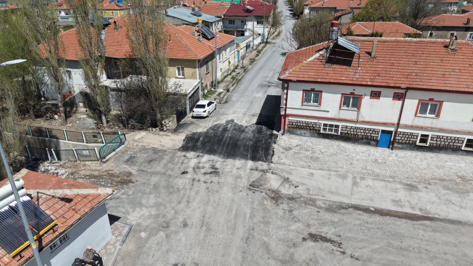 GÜLLÜCE MAHALLESİNDE ASFALT YAMA ÇALIŞMALARI