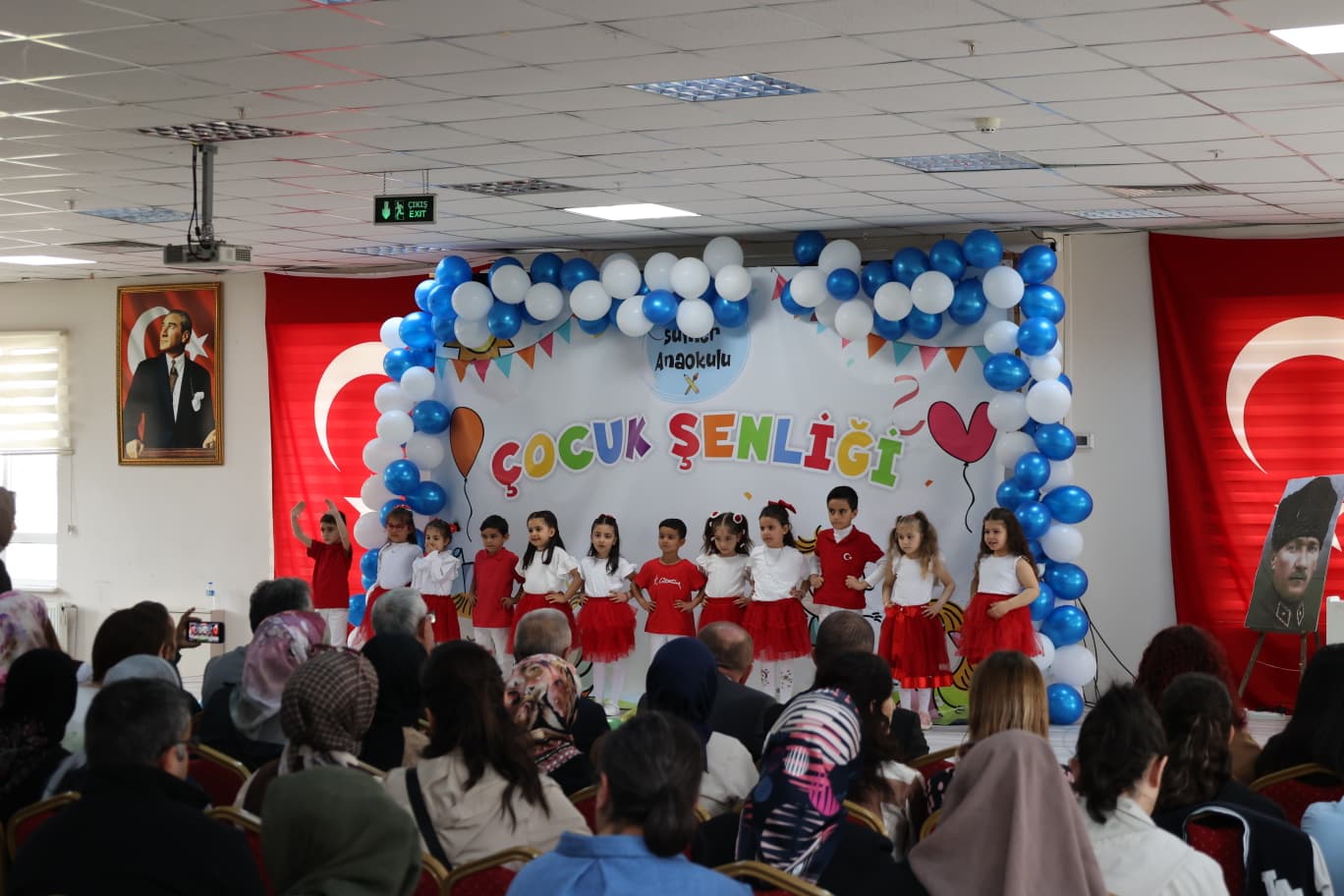 Sümer Anaokulu tarafından düzenlenen çocuk şenliği