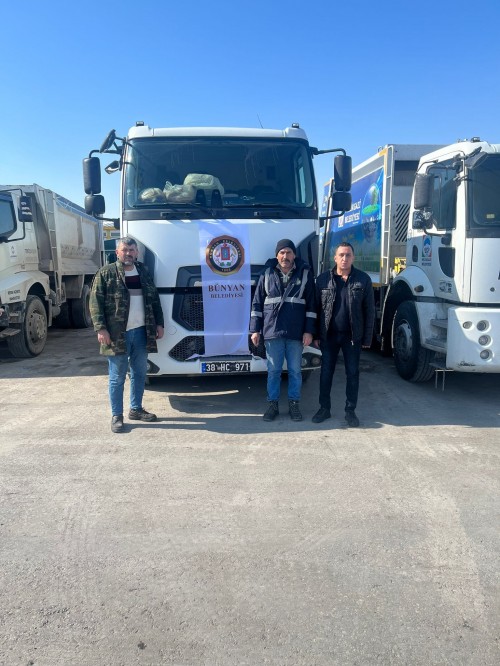 3 Kişilik Temizlik İşleri Müdürlüğü ekibimiz Kahramanmaraş ' a yola çıktı.