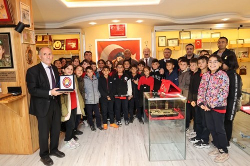 BAŞKAN METİN'DEN BÜNYANLI 15 TEMMUZ ŞEHİDİ'NİN AİLESİNE ANLAMLI ZİYARET