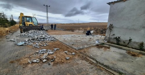 Akçatı mahallemizde  kilitli parke yapım çalışmaları devam etmektedir.
