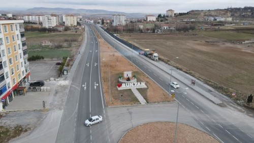 Gergeme-Sanayi Sitesi yan yolu asfalt çalışmaları yapılıyor