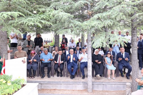BÜNYANLI ŞEHİTLERİMİZ KABİRLERİNDE ANILDI