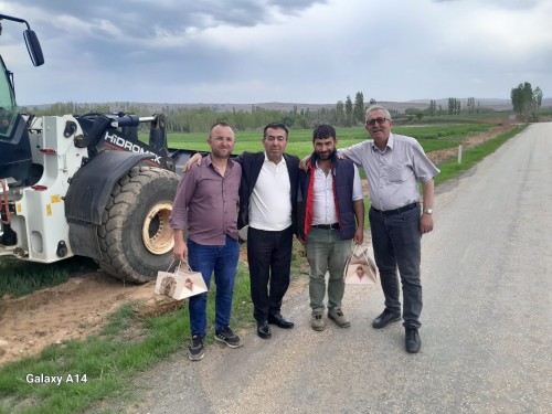 ​Başkan Metin; Karacaören Mahallesinde devam eden yol genişletme çalışmalarını yerinde inceledi
