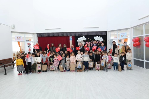 BŞKAN METİN'DEN KARNE HEDİYESİ