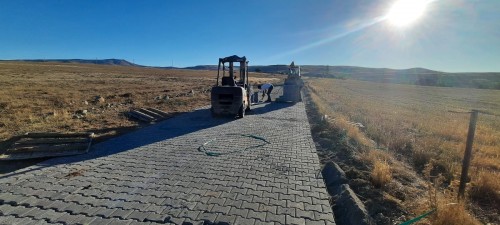 İĞDECİK MAHALLEMİZDE PARKE ÇALIŞMALARI SÜRÜYOR