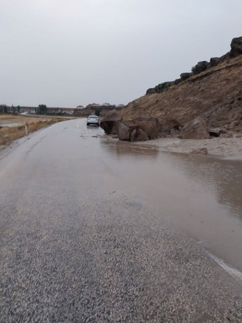 ​Köprübaşı Mahallemizde sel meydana gelmiştir.Tüm ekiplerimizle sel bölgesindeyiz.