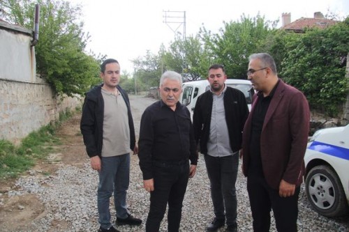 CUMHURİYET MAHALLESİNDE BOZULAN YOLLARDA İNCELEME YAPILDI