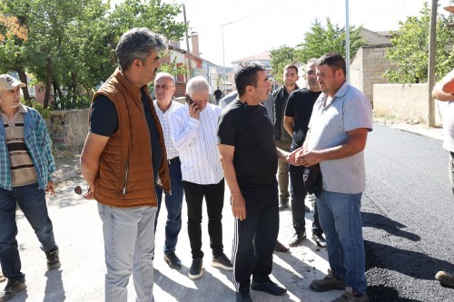 CUMHURİYET MAHALLESİ SICAK ASFALT ÇALIŞMALARI BAŞLADI