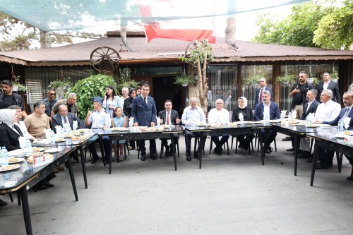 15 TEMMUZ'DA TÜM ŞEHİT AİLELERİ İLE DEVLET BAHÇELİ SOSYAL TESİSLERİMİZDE BİR ARAYA GELİNDİ