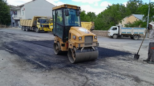 ASFALT BAKIM ONARIM VE YENİLEME ÇALIŞMALARI SON HIZ DEVAM EDİYOR