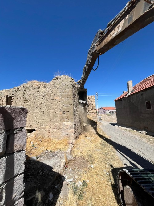 KAHVECİ MAHALLESİ HARABE BİNALARIN YIKIMI